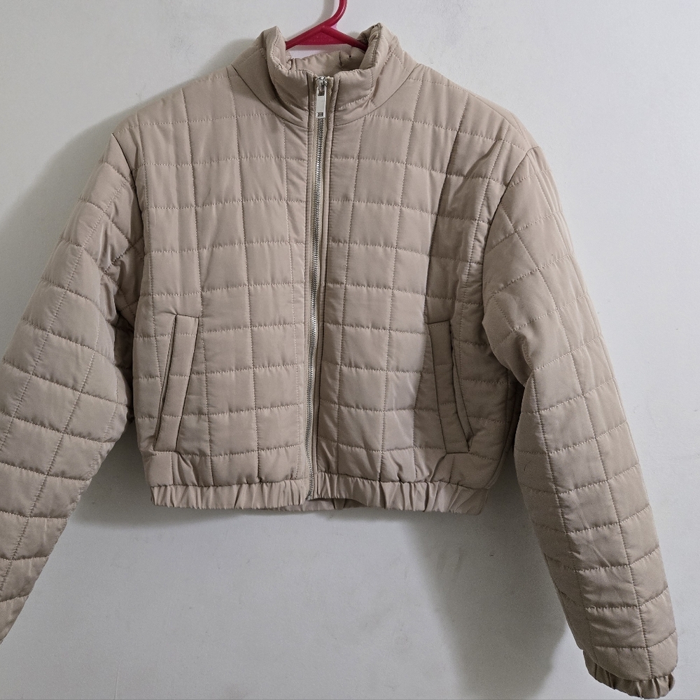 Forever 21. Size small. Cropped Quilted Jacket